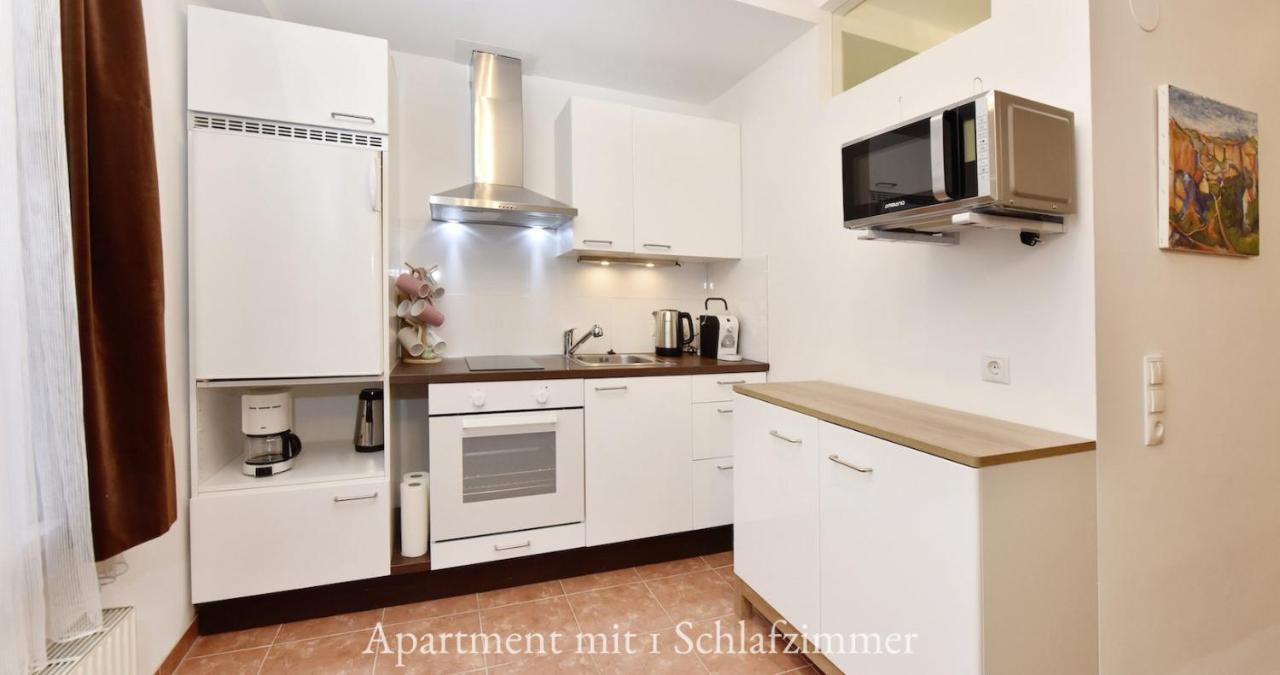 שרונס Astoria Apartments מראה חיצוני תמונה