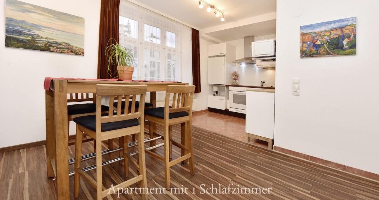 שרונס Astoria Apartments מראה חיצוני תמונה